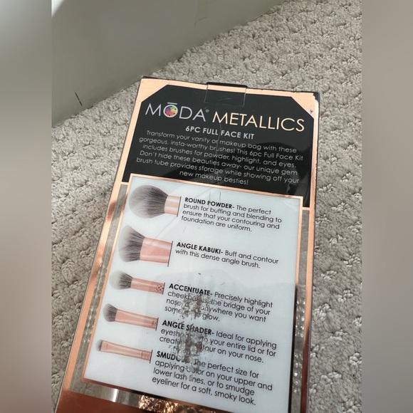 Gold 6pc makeup brush set - Picture 2 of 2